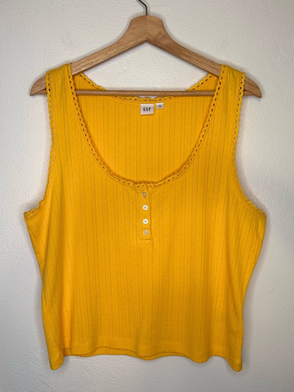 GAP Pointelle Scoopneck Henley Tank Top in Banana Women's Size XL 100% Cotton